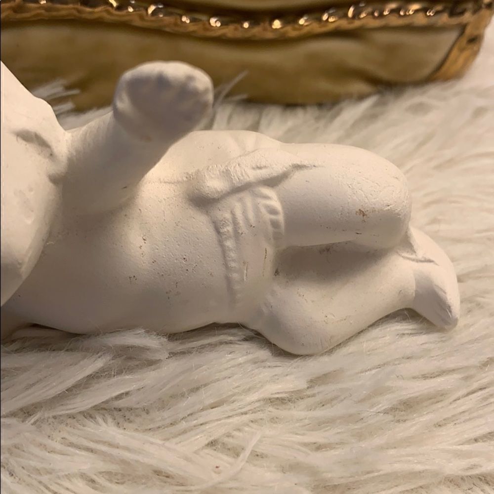 Kewpie Ceramic with bow laying down ceramic figure - Picture 10 of 13